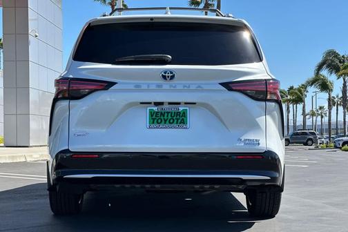2024 Toyota Sienna Platinum 7 Passenger