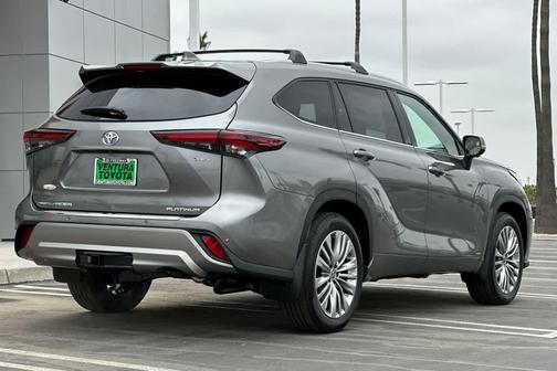 Heavy Metal 2026 Toyota Highlander Hybrid Platinum
