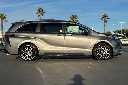 2026 Toyota Sienna Platinum