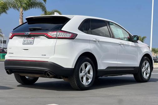 Oxford White 2018 Ford Edge SE