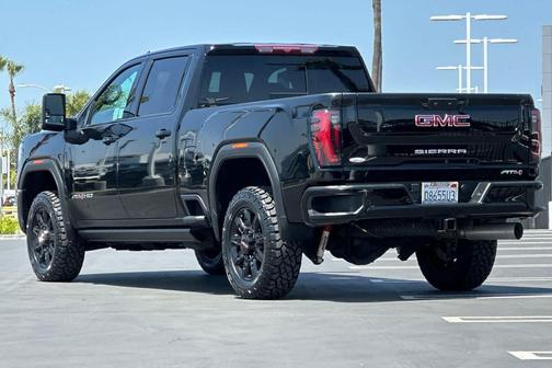 Onyx Black 2024 GMC Sierra 2500 AT4