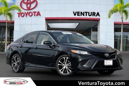 Midnight Black Metallic 2018 Toyota Camry SE