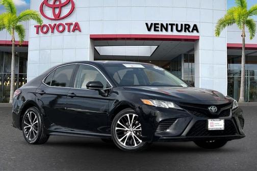 Midnight Black Metallic 2018 Toyota Camry SE
