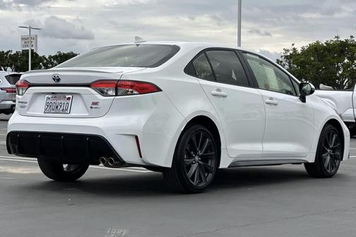 2025 Toyota Corolla Hybrid SE