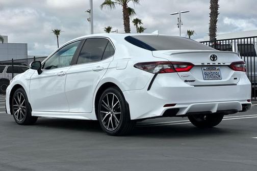 Ice Cap 2024 Toyota Camry SE