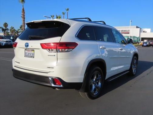2019 Toyota Highlander Hybrid Platinum