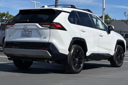 2025 Toyota RAV4 Hybrid SE