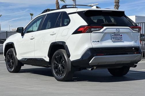 2025 Toyota RAV4 Hybrid SE