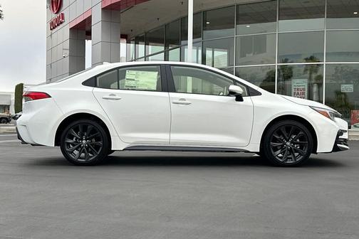 2026 Toyota Corolla Hybrid SE