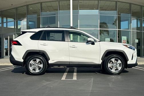 2025 Toyota RAV4 Hybrid LE