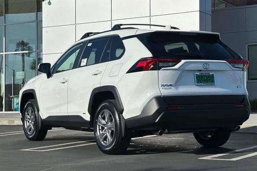 2025 Toyota RAV4 Hybrid LE