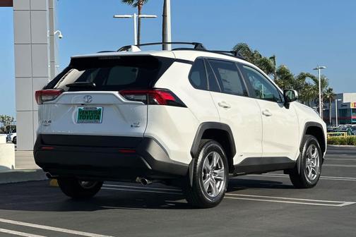 2025 Toyota RAV4 Hybrid LE