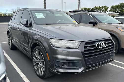 Samurai Gray Metallic 2019 Audi Q7 55 Prestige