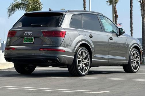 Samurai Gray Metallic 2019 Audi Q7 55 Prestige