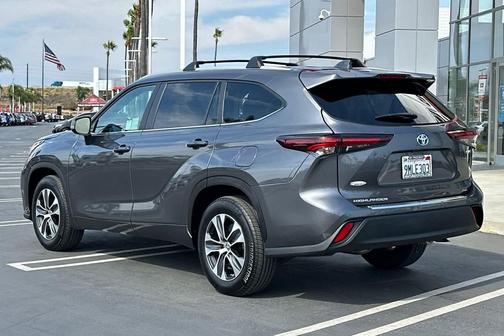 2024 Toyota Highlander Hybrid XLE