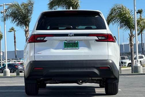 Wind Chill Pearl 2026 Toyota Highlander LE