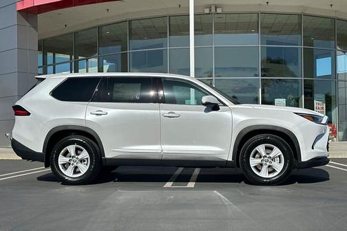 Wind Chill Pearl 2026 Toyota Highlander LE