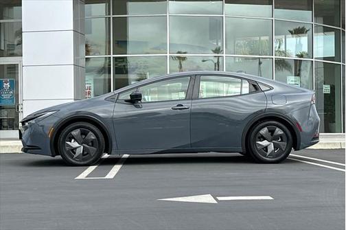 2024 Toyota Prius LE
