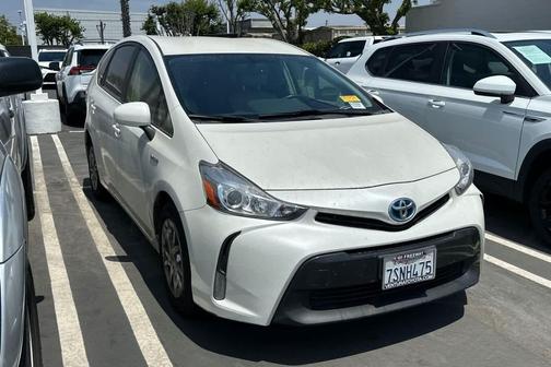 2016 Toyota Prius v Four