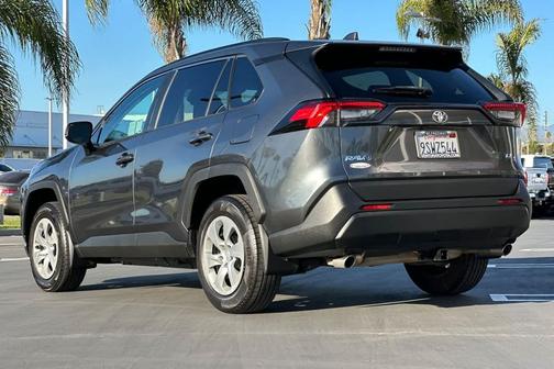 2021 Toyota RAV4 LE