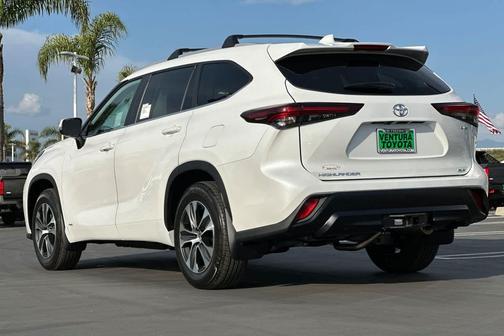2026 Toyota Highlander Hybrid XLE