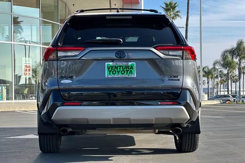 2023 Toyota RAV4 Hybrid SE