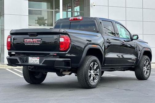 2023 GMC Canyon AT4