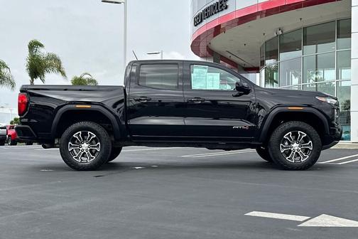 2023 GMC Canyon AT4