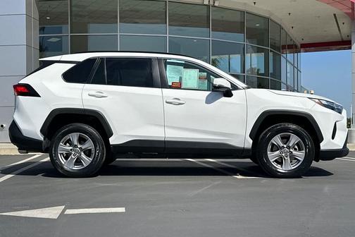 Ice Cap 2023 Toyota RAV4 XLE