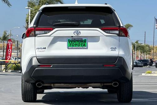 Ice Cap 2023 Toyota RAV4 XLE
