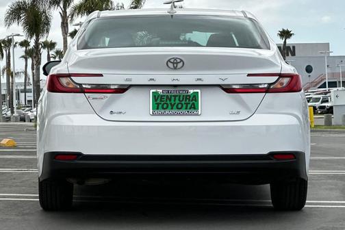 Ice Cap 2025 Toyota Camry LE
