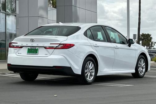 Ice Cap 2025 Toyota Camry LE