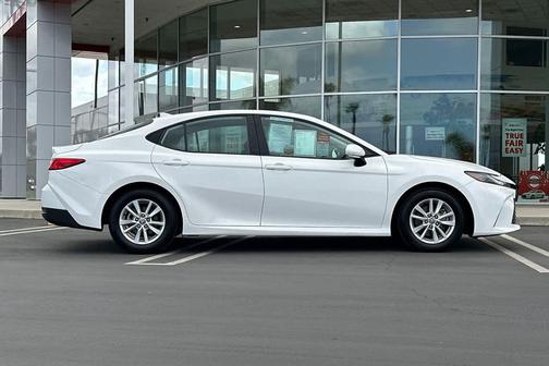 Ice Cap 2025 Toyota Camry LE