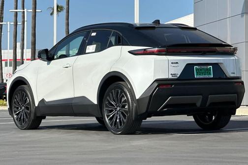Wind Chill Pearl w/Midnight Black Metallic Roof 2026 Toyota C-HR XSE