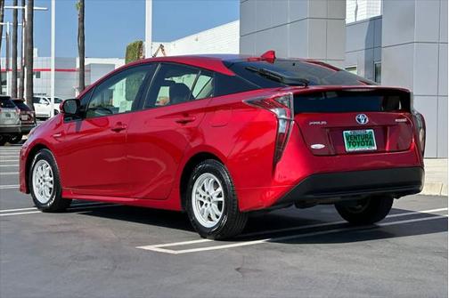 2016 Toyota Prius Three