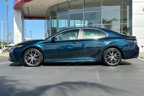 2021 Toyota Camry SE