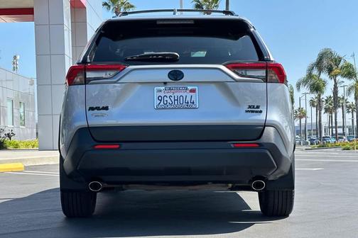 2023 Toyota RAV4 Hybrid XLE Premium
