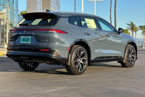 2025 Toyota Crown Signia Limited