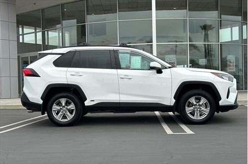 2022 Toyota RAV4 Hybrid LE