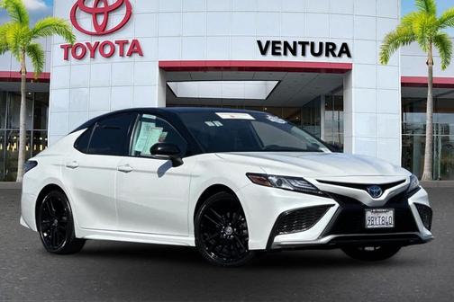 Wind Chill Pearl/Midnight Black Metallic 2022 Toyota Camry XSE