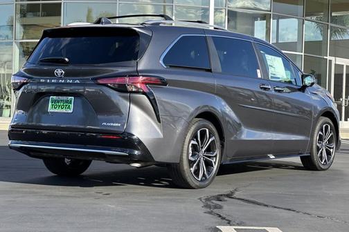 2025 Toyota Sienna Platinum