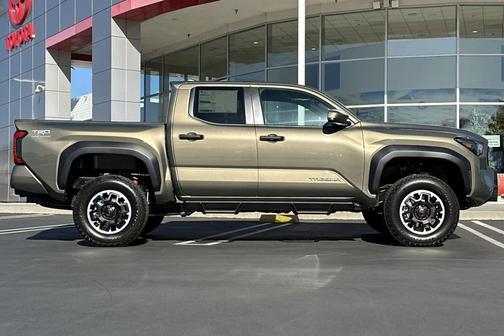 2025 Toyota Tacoma TRD Off Road