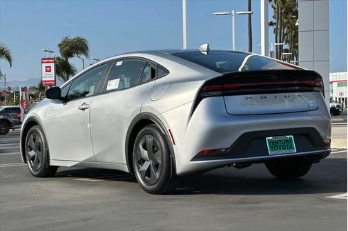 2025 Toyota Prius LE