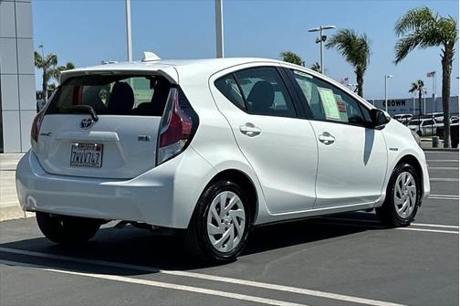2016 Toyota Prius c Three