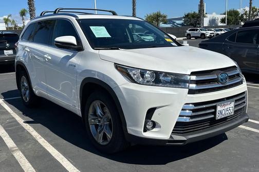 2019 Toyota Highlander Hybrid Platinum