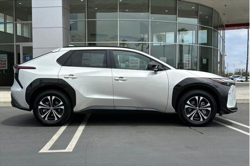 2025 Toyota bZ4X XLE