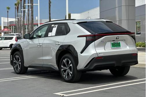 2025 Toyota bZ4X XLE