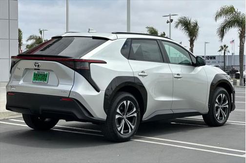 2025 Toyota bZ4X XLE
