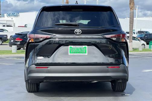 2026 Toyota Sienna LE