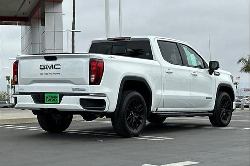 2025 GMC Sierra 1500 Elevation